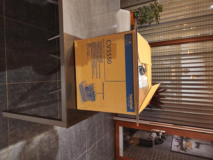 Naaimachine en coverlock met deksteek, Hobby en Vrije tijd, Naaimachines en Toebehoren, Zo goed als nieuw, Naaimachine, Brother