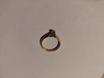 Gouden ring met diamant, Handtassen en Accessoires, Ringen, Ophalen, Zo goed als nieuw, Met edelsteen, Dame