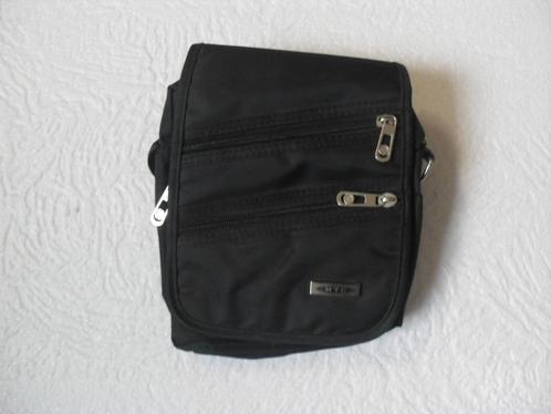 sac a bandouilliere noir (mtc ) etat neuf, Handtassen en Accessoires, Tassen | Schoudertassen, Zo goed als nieuw, Overige merken