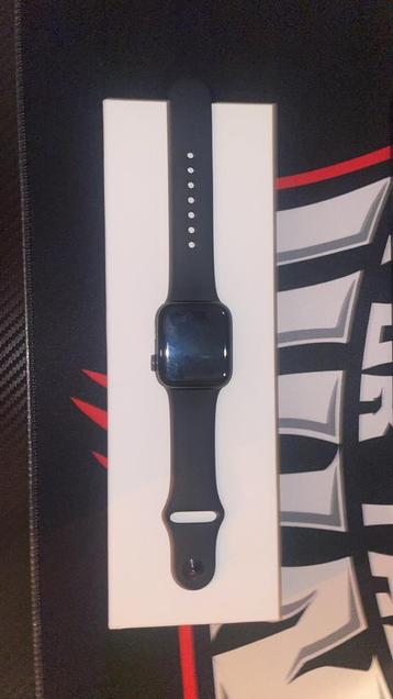Watch SE (2024) - 40mm Midnight Aluminium beschikbaar voor biedingen