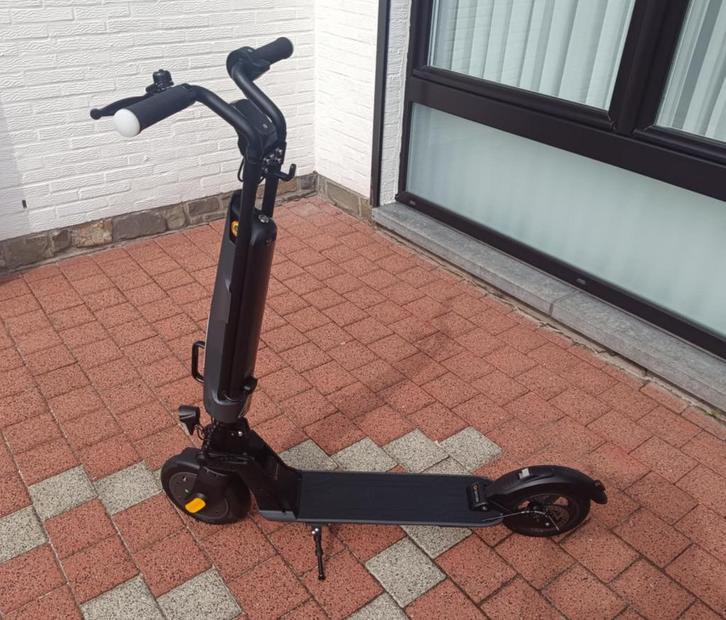 Trottinette Onemile Model S8, Vélos & Vélomoteurs, Trottinettes, Comme neuf, Enlèvement