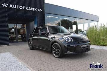 MINI Cooper 5-DEUR / AUT / LEDER / NAVI / APPLE / BLACK PACK