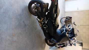 Yamaha TMax 530 2017 km 8200 en parfait état.