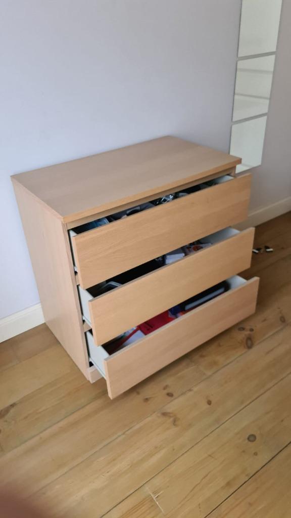 Komode beige van kleur met 3 schuifladen, Huis en Inrichting, Slaapkamer | Complete slaapkamers, Zo goed als nieuw, Ophalen