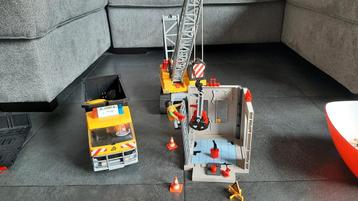 Playmobil kabelgraafmachine + vrachtwagen met laadbak beschikbaar voor biedingen