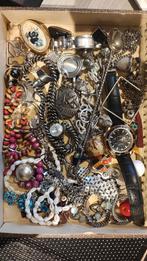 Lot oude juwelen e.a., Antiquités & Art, Antiquités | Argent & Or, Enlèvement ou Envoi