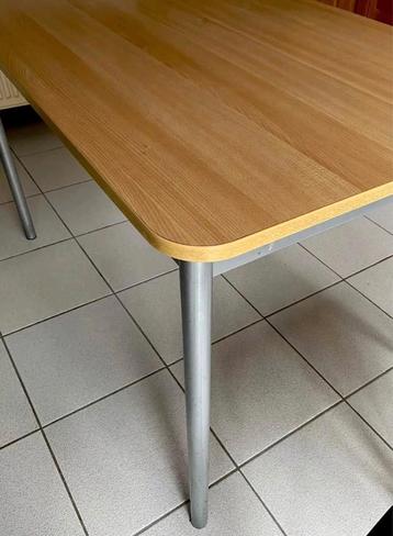 Gezellige keukentafelset voor 4 personen – stijlvol beschikbaar voor biedingen