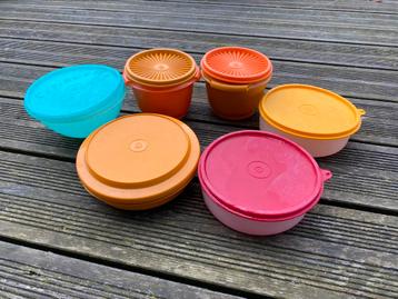 Tupperware vintage disponible aux enchères