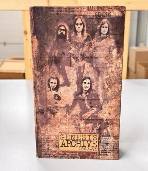 GENESIS - ARCHIVE 1967-75 boxset 4 cd cds set + boek 1998, Cd's en Dvd's, Cd's | Rock, Zo goed als nieuw, Ophalen of Verzenden