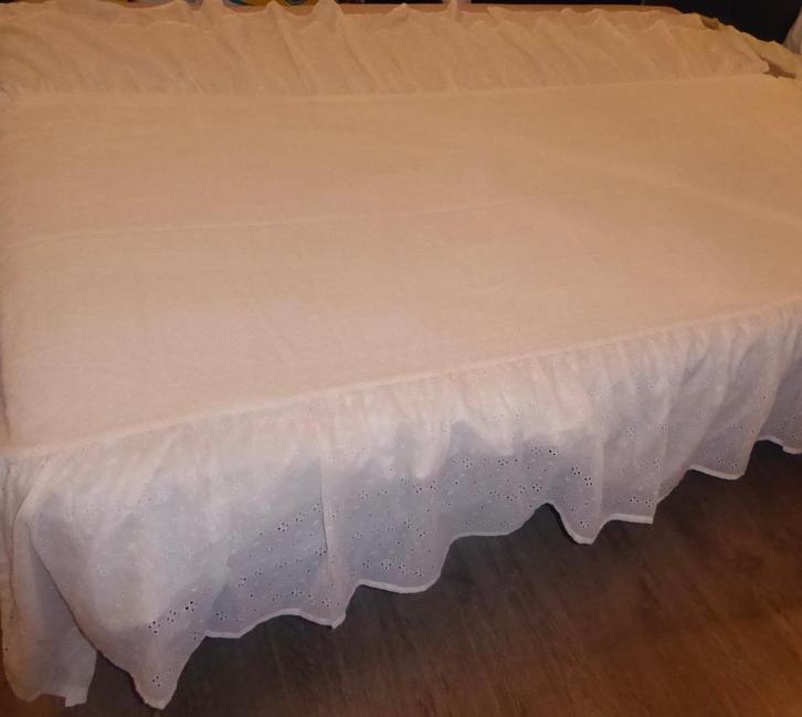 Kanten sprei voor eenpersoonsbed+laken+gordijnen, Huis en Inrichting, Slaapkamer | Beddengoed, Zo goed als nieuw, Ophalen of Verzenden