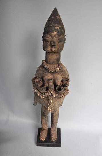 Groot Fon fetish beeld; Traditie & ritueel uit Benin, beschikbaar voor biedingen