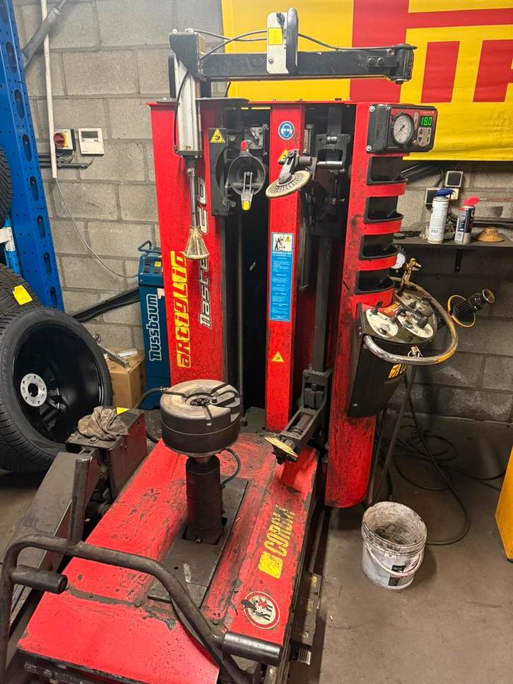 2xbandenmachine corghi master 26 met lift, Autos : Divers, Prises, Comme neuf, Enlèvement