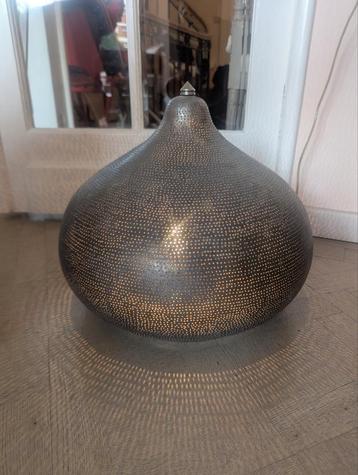 Oosterse filigrain lamp beschikbaar voor biedingen