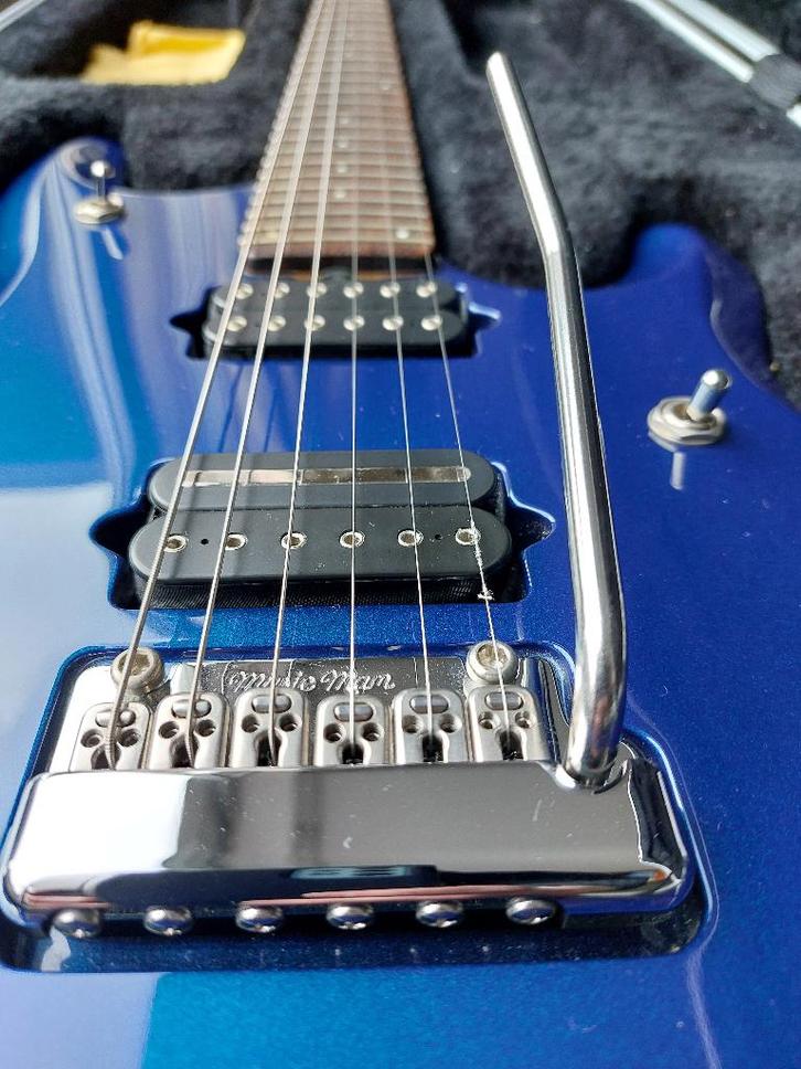 Ernie Ball Music Man JP6 en Ernie Ball Music Man St Vincent, Muziek en Instrumenten, Snaarinstrumenten | Gitaren | Bas, Gebruikt