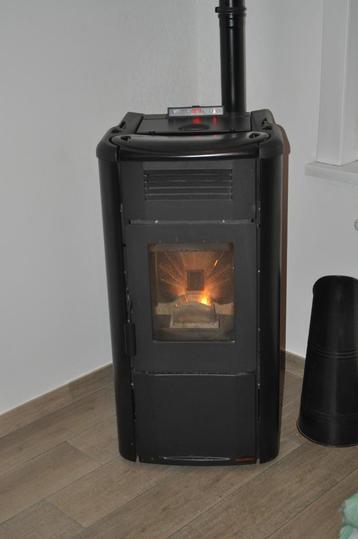 krachtige pelletkachel 11 kw Extraflame VIVIANA disponible aux enchères