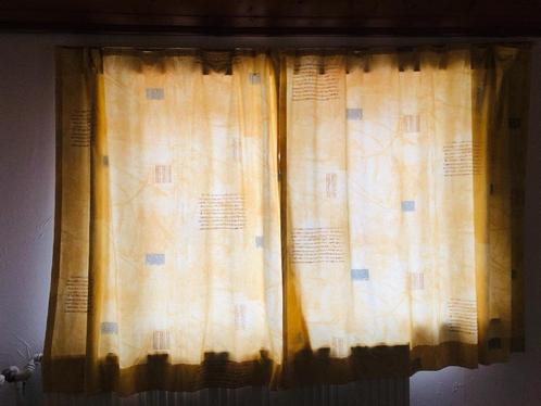 2 gele gordijntjes van 126 cm hoog voor 15 euro samen, Huis en Inrichting, Stoffering | Gordijnen en Lamellen, Zo goed als nieuw