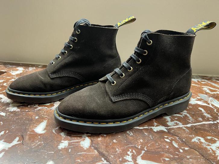 dr. martens | 101 Ben Repello Suede Boots | Maroon (43), Kleding | Heren, Schoenen, Zo goed als nieuw, Boots, Bruin, Ophalen of Verzenden
