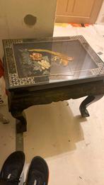 Table ancienne asiatique, Enlèvement