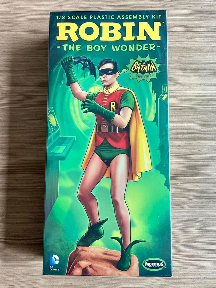 Bouwpakket Moebius 951 Batman 66/Robin, Hobby en Vrije tijd, Modelbouw | Figuren en Diorama's, Nieuw, Figuur of Figuren, Ophalen of Verzenden