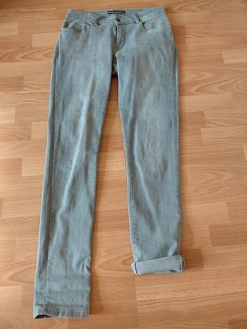 Grijze Jeans maat 40 beschikbaar voor biedingen