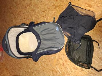 Draagmand met accessoires  beschikbaar voor biedingen