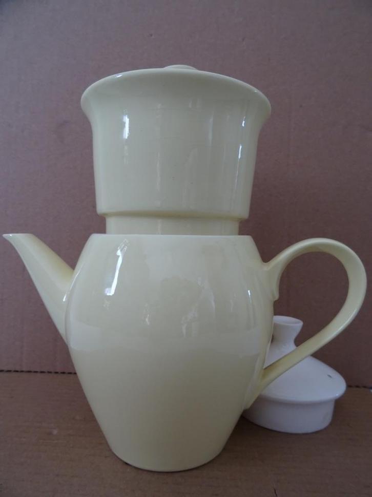 Théière vintage jaune pastel et théière Royal Sphinx 1950, Antiquités & Art, Antiquités | Services (vaisselle) pièces, Enlèvement ou Envoi