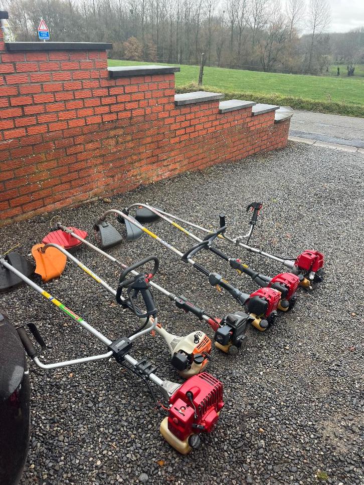 Lot de débrousailleuses, Jardin & Terrasse, Débroussailleuses, Comme neuf, Essence, 10 à 30 cm, Enlèvement