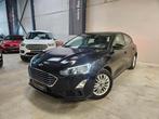 Ford Focus Titanium 1.0 Ecoboost   12maand garantie!, Auto's, Leder en Stof, Zwart, Bedrijf, 5 deurs