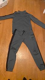 Trainingspak under armour, Kleding | Heren, Sportkleding, Ophalen of Verzenden, Zo goed als nieuw, Grijs, Algemeen