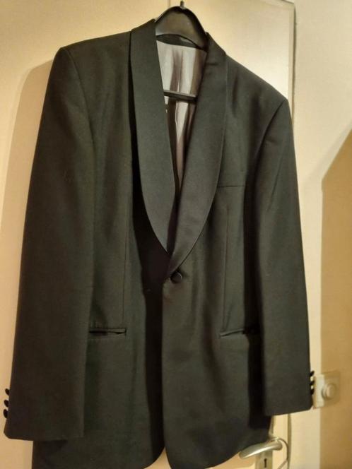 Costume homme complet impec 52 noir 45% laine col satiné, Vêtements | Hommes, Costumes & Vestes, Comme neuf, Taille 52/54 (L)
