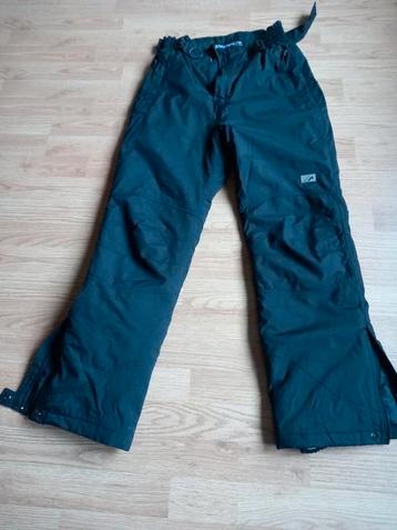 Pantalon ski ou randonnée.  Marque Snowpeak. Taille S beschikbaar voor biedingen
