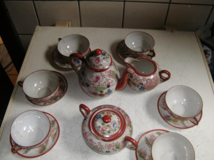Kutani ,,6 theetassen ,bordjes ,theekan,melkkan en suikerpot, Antiek en Kunst, Antiek | Servies compleet, Ophalen