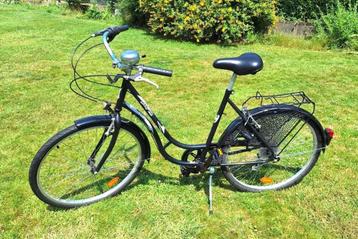 Zeer mooie damesfiets te koop beschikbaar voor biedingen