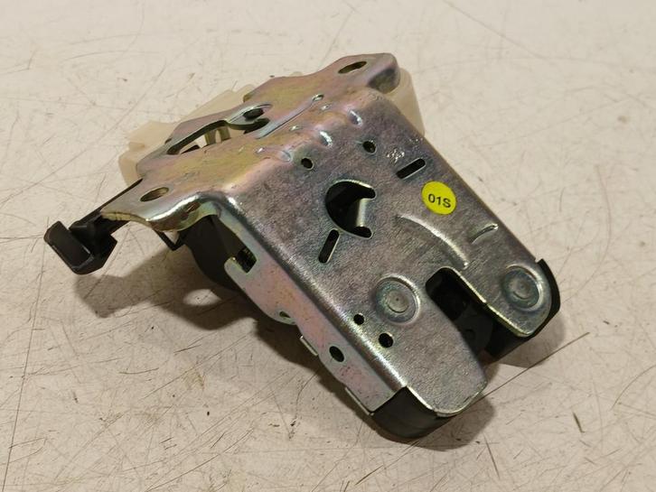 SLOTVANGER ACHTERKLEP ELEKTR. Passat (3G2) (3G0827503C), Auto-onderdelen, Carrosserie, Achterklep, Volkswagen, Gebruikt