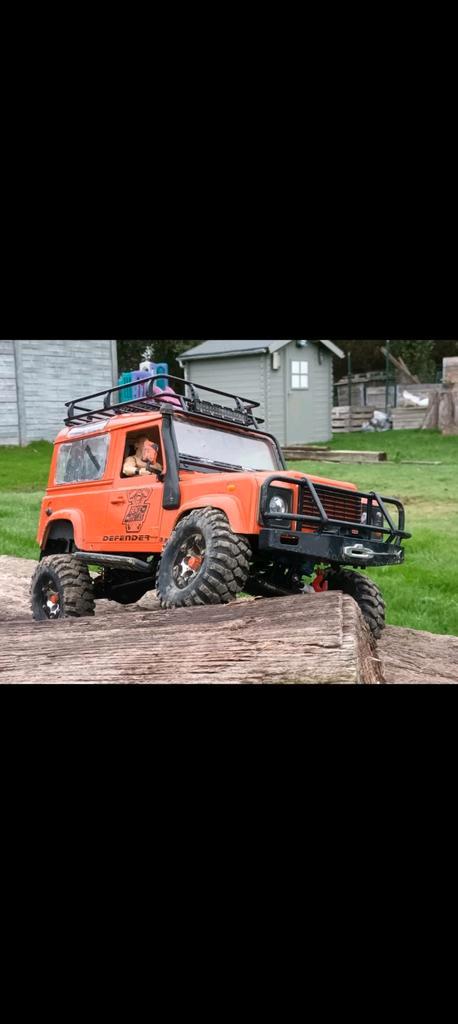 axial defender, Hobby en Vrije tijd, Modelbouw | Radiografisch | Auto's, Gebruikt, Ophalen of Verzenden