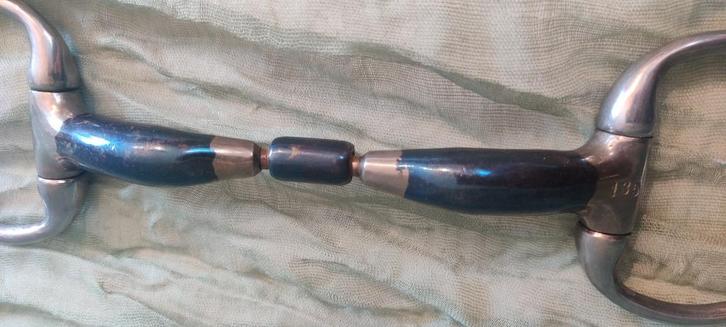 Bombers Barrel 20 blue iron eggbutt  trens maat 135mm, Dieren en Toebehoren, Paarden en Pony's | Hoofdstellen en Tuigage, Gebruikt