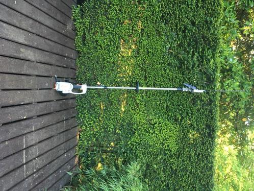 Location Taille haie-élagueur télescopique STIHL 131, Tuin en Terras, Heggenscharen, Zo goed als nieuw, Benzine