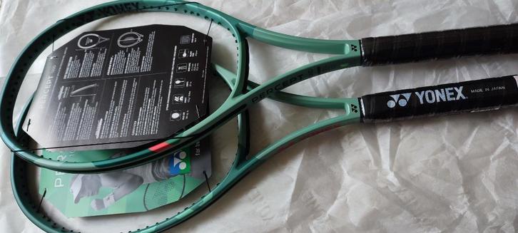 à saisir raquettes de tennis 2 x Yonex Percept 100d, Sport en Fitness, Tennis, Nieuw, Racket, Overige merken, L2, Ophalen