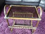 Table d'appoint vintage en rotin avec porte-revues, Maison & Meubles, Tables | Tables d'appoint, Enlèvement, Comme neuf