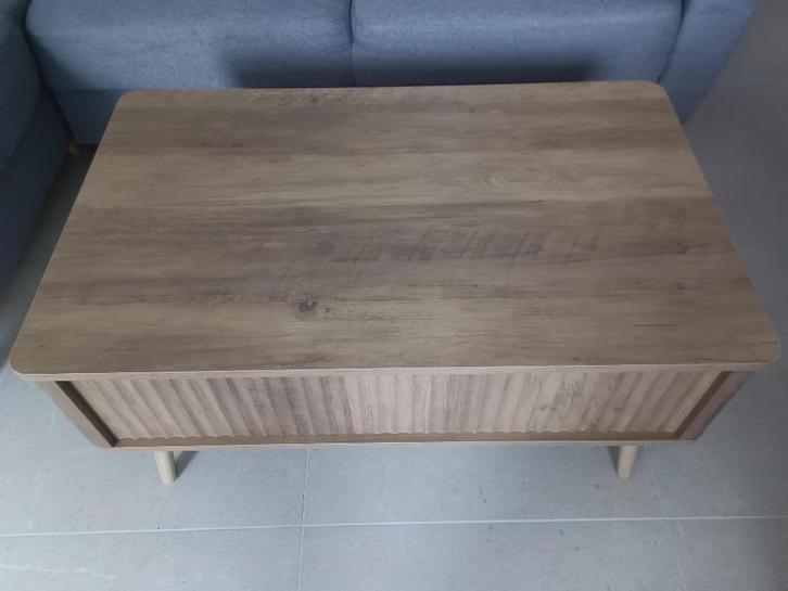 Table basse pratique, Huis en Inrichting, Tafels | Salontafels, Nieuw, Eikenhout, Ophalen