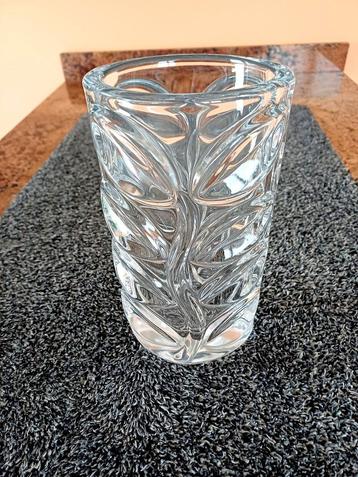 Vase cristal Vannes (France) modèle Feuilles beschikbaar voor biedingen