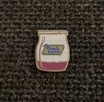 PIN - MAMIE NOVA - YAOURT - YOGHURT, Envoi, Utilisé, Marque, Insigne ou Pin's