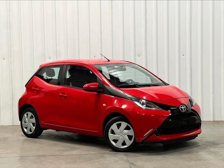 - Toyota Aygo - 1.0 Benzine - Automaat - BJ 2016 - 34.000km, Auto's, Toyota, Bedrijf, Te koop, Aygo, ABS, Airbags, Bluetooth, Bochtverlichting