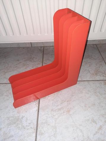 Vintage oranje LP houder beschikbaar voor biedingen