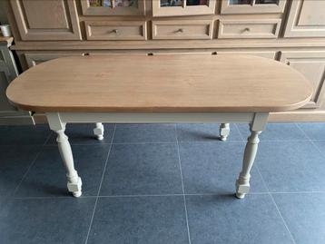 Prachtige landelijke tafel, mag snel weg beschikbaar voor biedingen