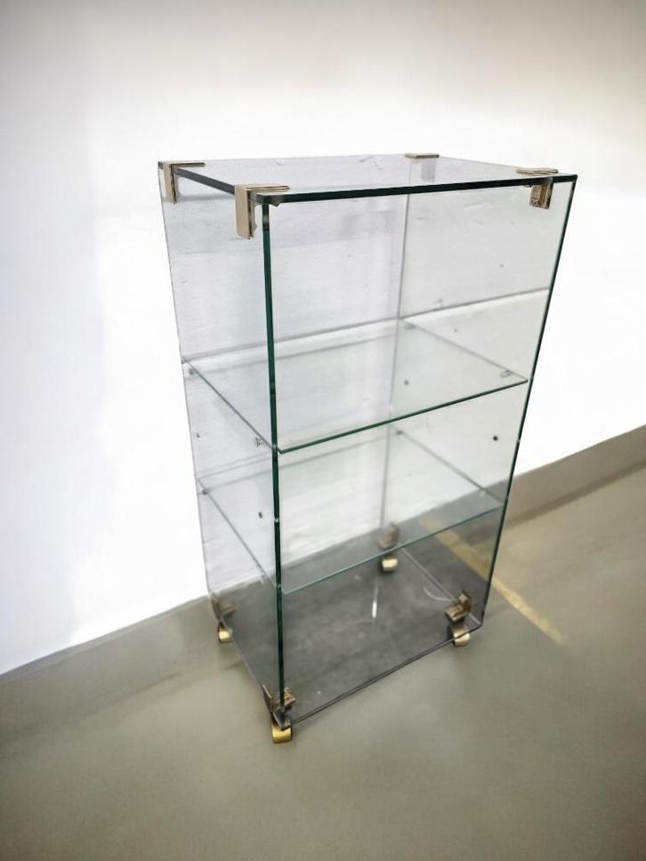 vintage glazen etagere / vitrine / rek op wieltjes, Antiek en Kunst, Curiosa en Brocante, Ophalen of Verzenden