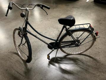 Damesfiets en kinder fietsen te koop beschikbaar voor biedingen