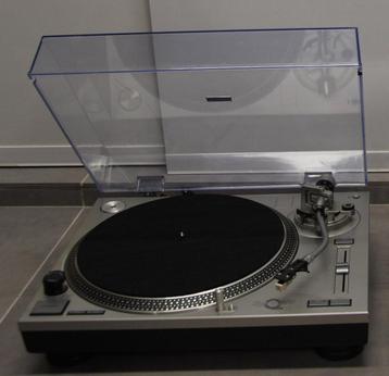 Direct drive DJ platenspeler Q30 als nieuw te beluisteren beschikbaar voor biedingen
