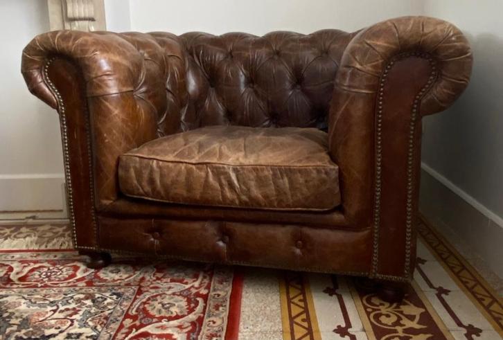 Chesterfield leren fauteuil bruin – topstaat + wieltjes., Huis en Inrichting, Zetels | Zetels, Zo goed als nieuw, Rechte bank