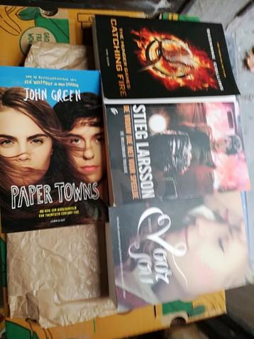 4 boeken te koop aan 3 euro per boek beschikbaar voor biedingen